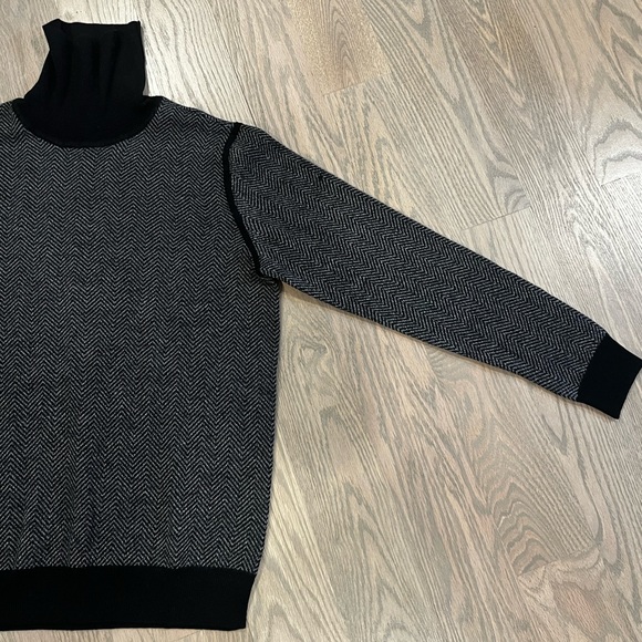 saks fifth designer turtleneck sweater - Picture 2 of 3